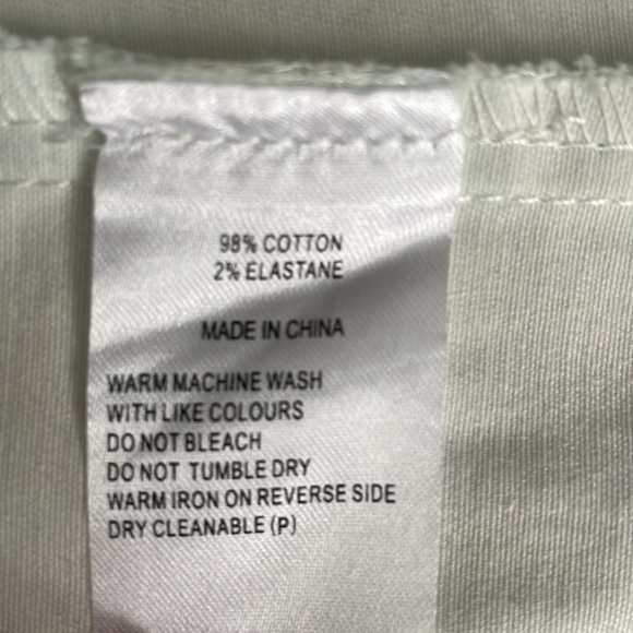 Tropical Crop Top - Picture 11 of 12